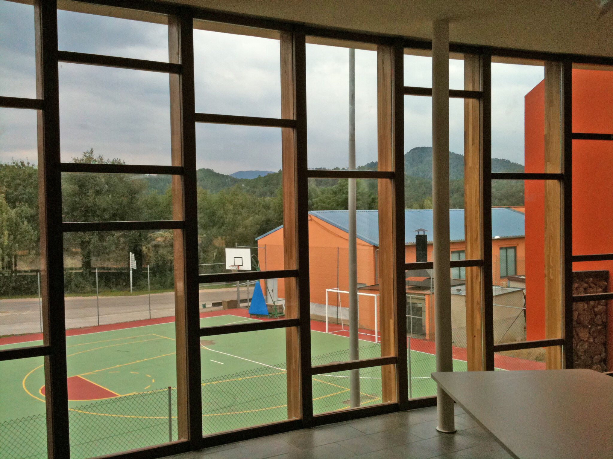 Muro cortina y techo en Sant Miquel de Campmajor | Fustes Garolera